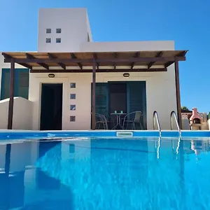 Con Piscina Cerca De Dunas De Corralejo